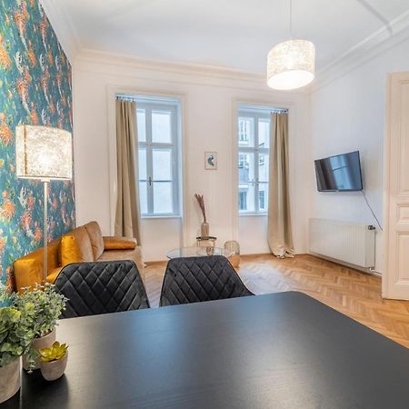 Josef'S Home I Urban Classic Apartment I 01 Wina Bagian luar foto