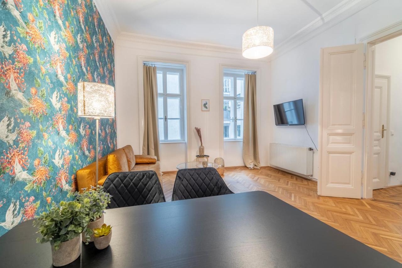Josef'S Home I Urban Classic Apartment I 01 Wina Bagian luar foto