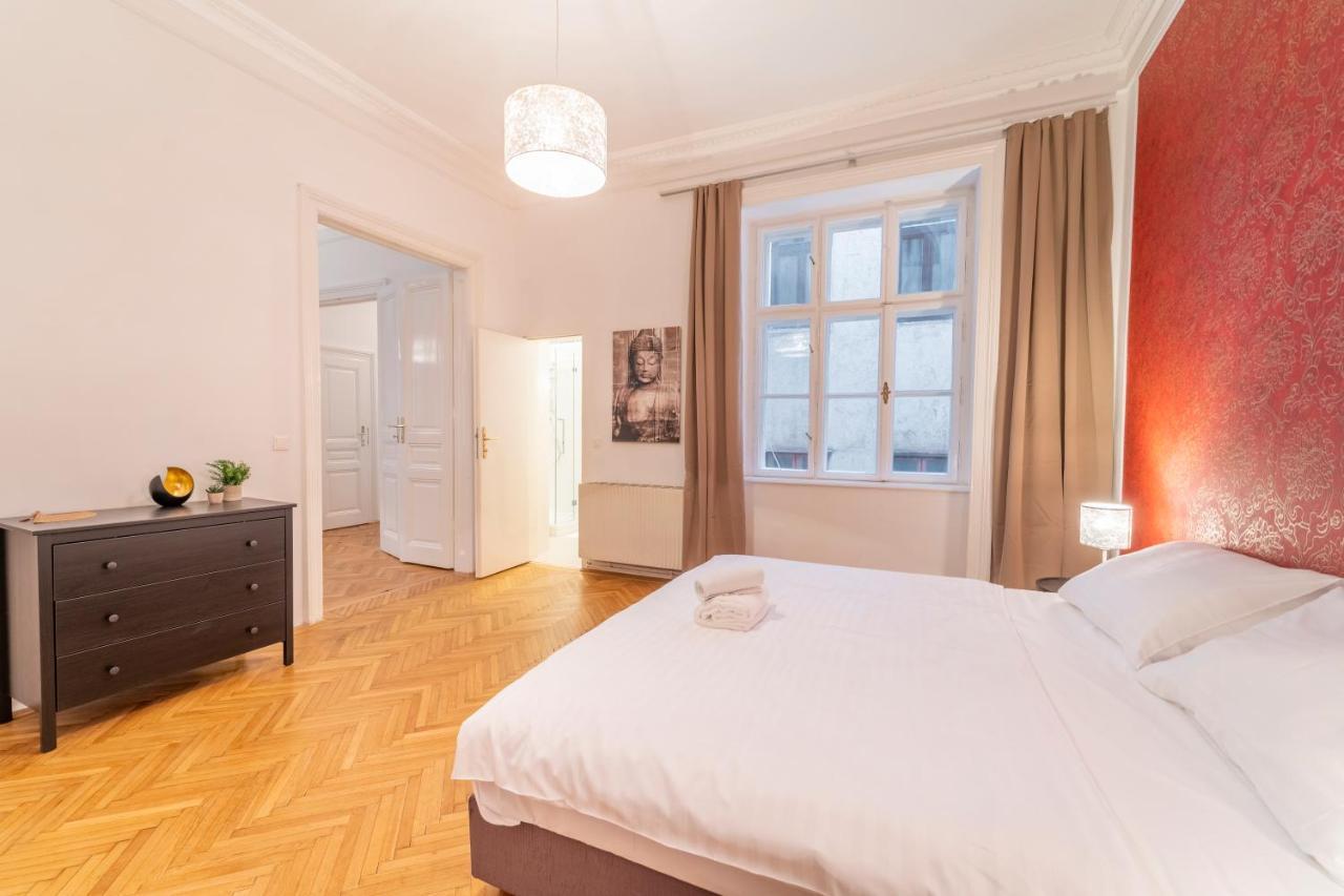 Josef'S Home I Urban Classic Apartment I 01 Wina Bagian luar foto